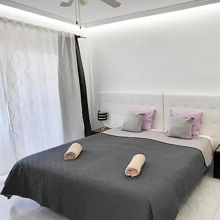 Palms Patio * سان ميغيل ذي أبونا